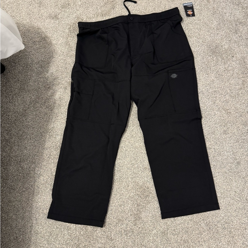 Dickies Dynamix Men’s black scrubs pants - XXL short 
New with tags. Never worn.